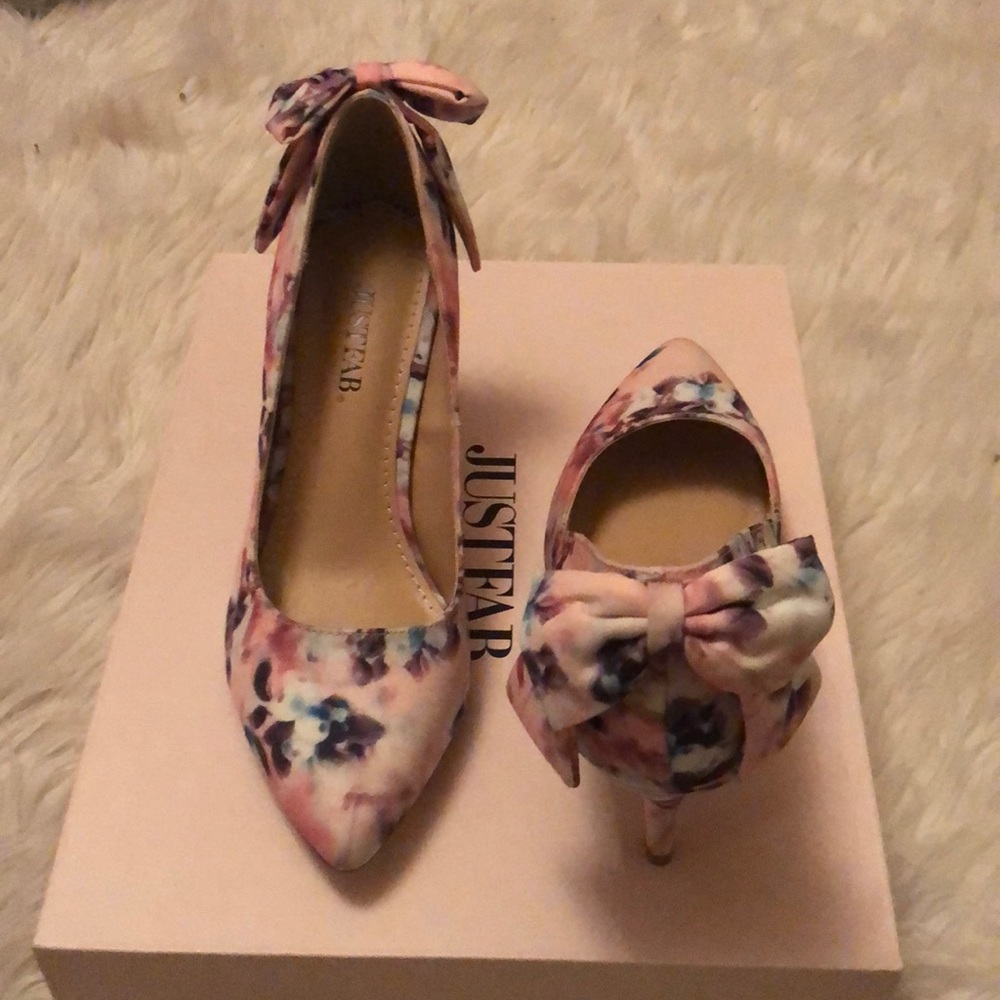 Floral pump. Never worn